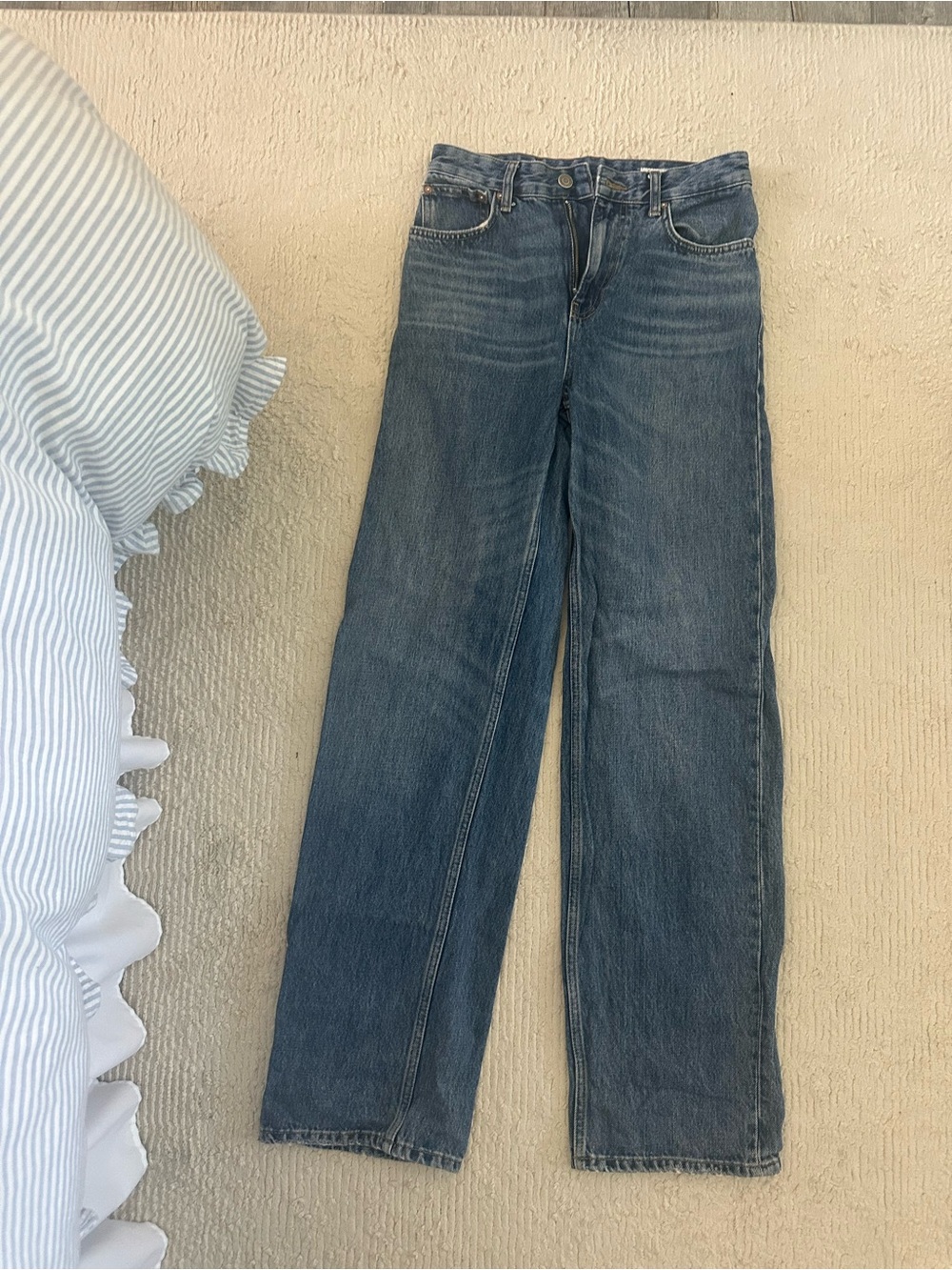 Zara Straight Leg Women's Jeans - Medium Blue Wash